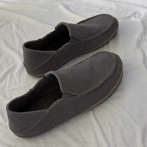 OluKai Ka OluKai Men\'s Charcoal Corduroy Slip-On Loafers